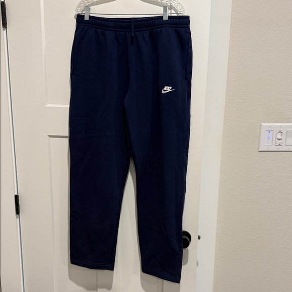 Nike Men's Dark Blue Joggers - Picture 1 of 4